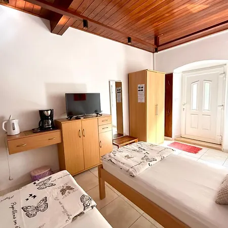 Sunny Mara Dubrovník