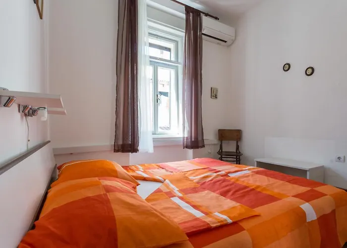 Sunny Mara 두브로브니크