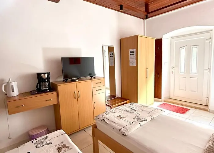 Sunny Mara Dubrovnik