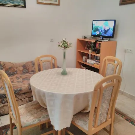 アパート Sunny Mara