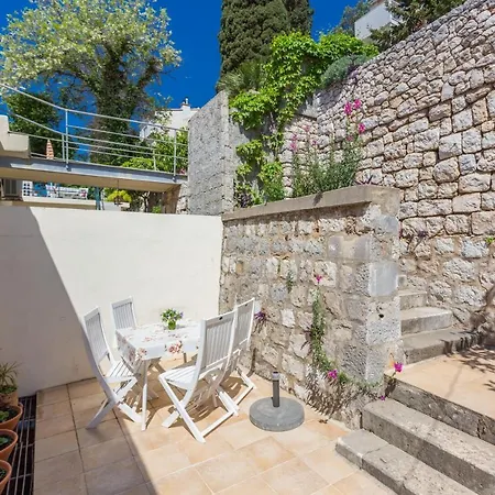 Sunny Mara アパート *