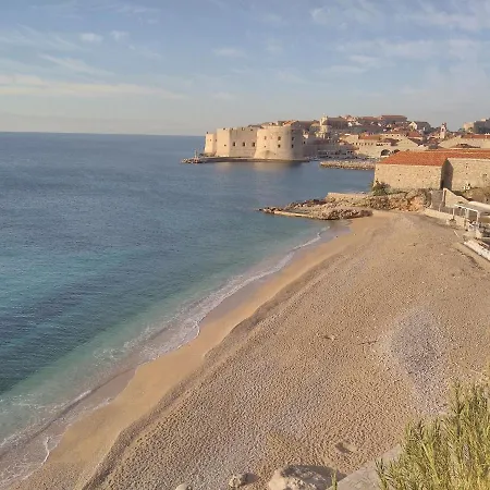 アパート Sunny Mara